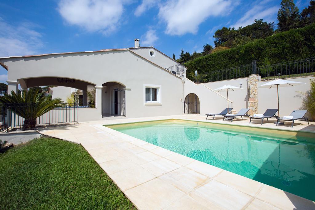 Villa Stephanie Мужен Екстериор снимка
